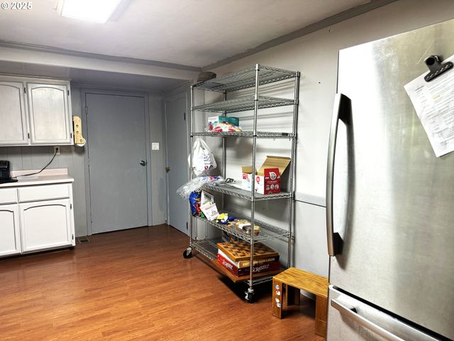 224 Fifth St, Dillard, OR 97432