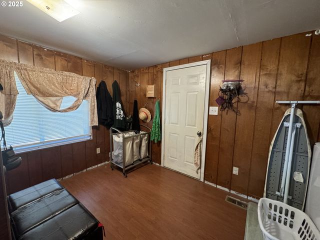 224 Fifth St, Dillard, OR 97432