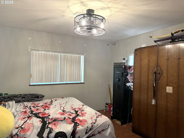 224 Fifth St, Dillard, OR 97432