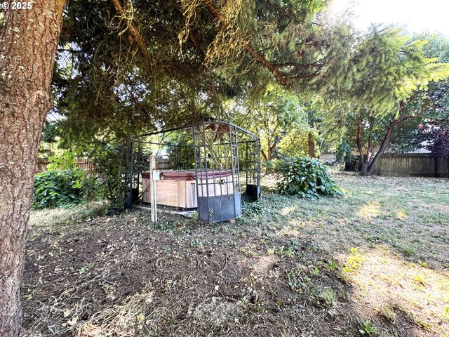 224 Fifth St, Dillard, OR 97432