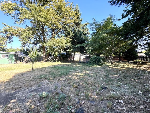 224 Fifth St, Dillard, OR 97432