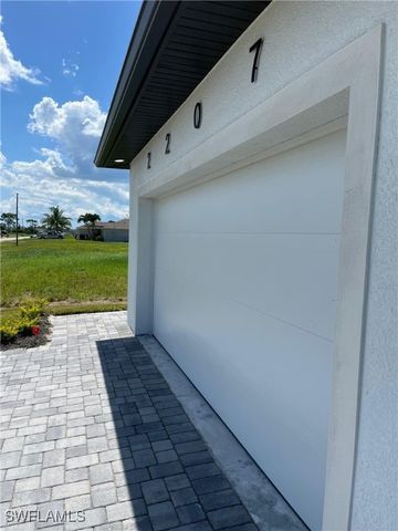 2207 NW 25th LN, Cape Coral, FL 33993