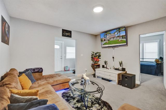 924 Mcintosh Street, West Palm Beach, FL 33405