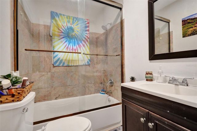 924 Mcintosh Street, West Palm Beach, FL 33405