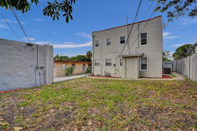 924 Mcintosh Street, West Palm Beach, FL 33405