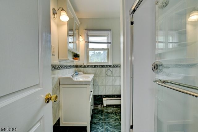 17 CHARLOTTE Dr, Bridgewater Twp., NJ 08807