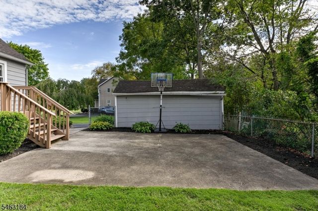 17 CHARLOTTE Dr, Bridgewater Twp., NJ 08807