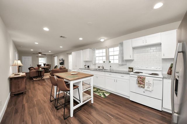 7711 Avenue L, Houston, TX 77012