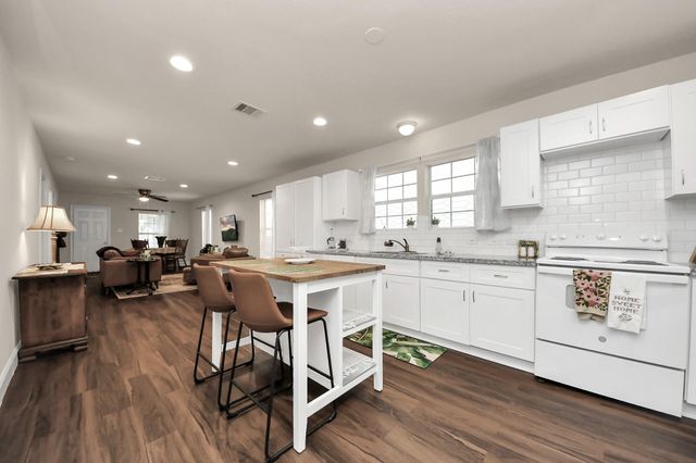 7711 Avenue L, Houston, TX 77012