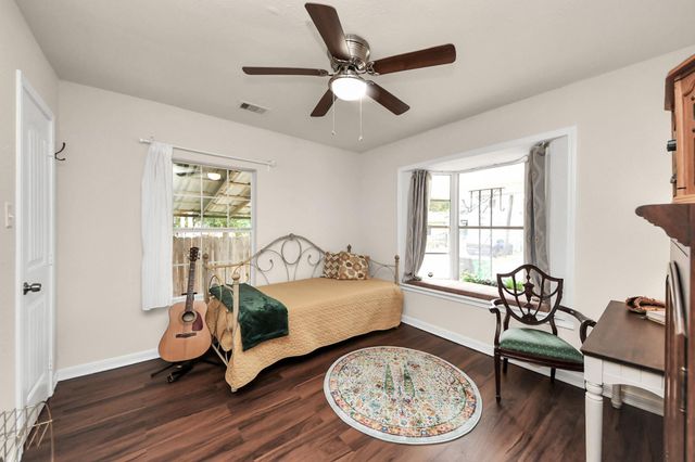 7711 Avenue L, Houston, TX 77012