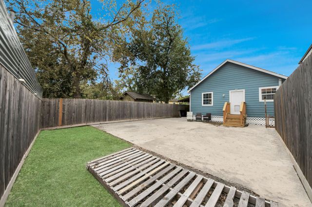 7711 Avenue L, Houston, TX 77012