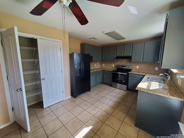 228 Anvil Pl, Cibolo, TX 78108
