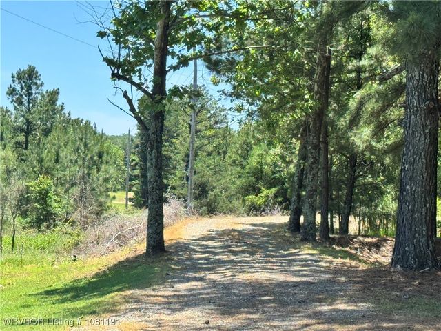 469497 975 Road, Sallisaw, OK 74955