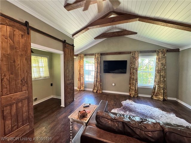 469497 975 Road, Sallisaw, OK 74955