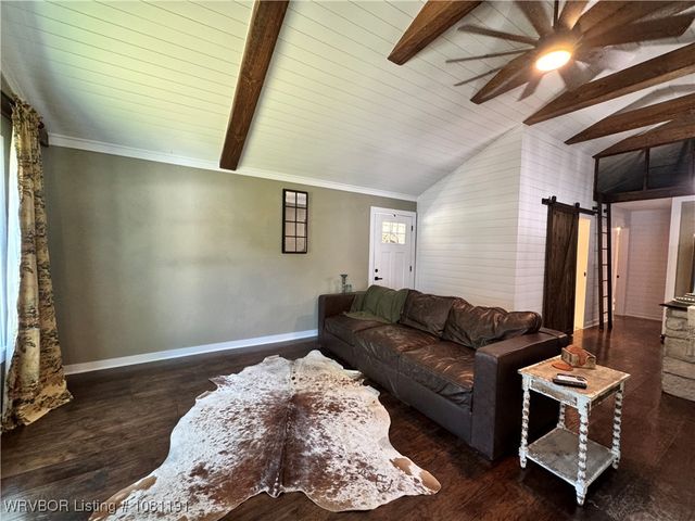 469497 975 Road, Sallisaw, OK 74955