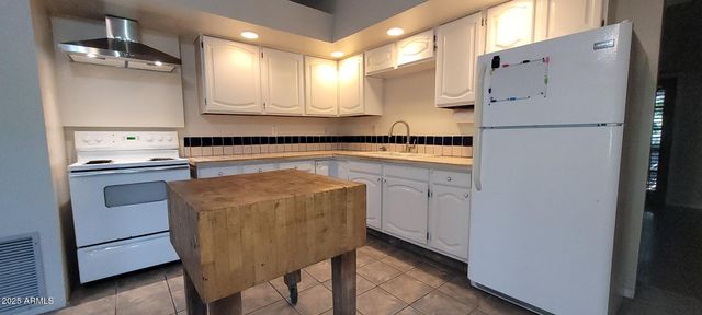 16685 W SHRINE Drive, Yarnell, AZ 85362