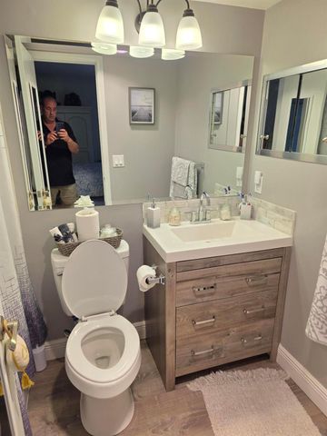 334 Southhampton B 334, West Palm Beach, FL 33417