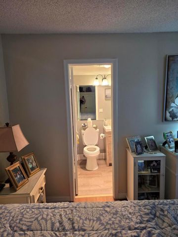 334 Southhampton B 334, West Palm Beach, FL 33417