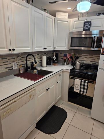 334 Southhampton B 334, West Palm Beach, FL 33417