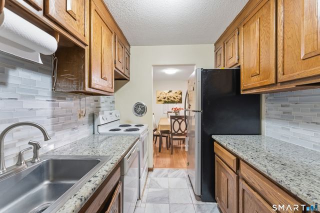 27 Thompson Road F, Manchester, CT 06040