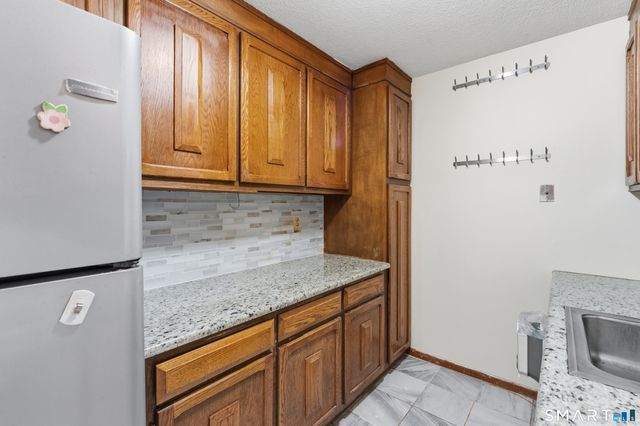 27 Thompson Road F, Manchester, CT 06040