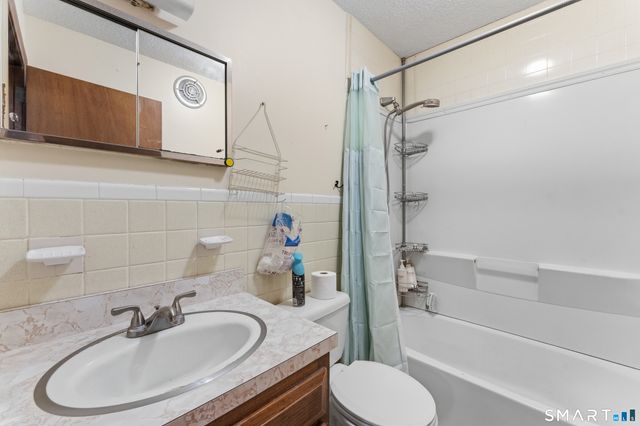 27 Thompson Road F, Manchester, CT 06040