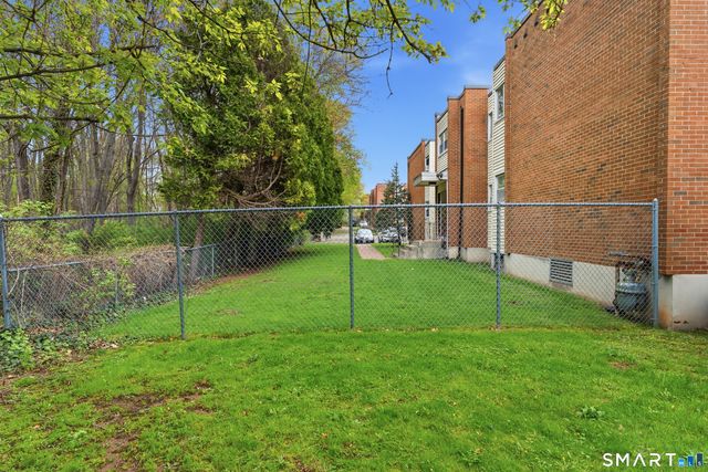 27 Thompson Road F, Manchester, CT 06040