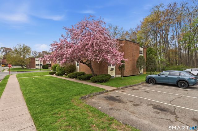 27 Thompson Road F, Manchester, CT 06040