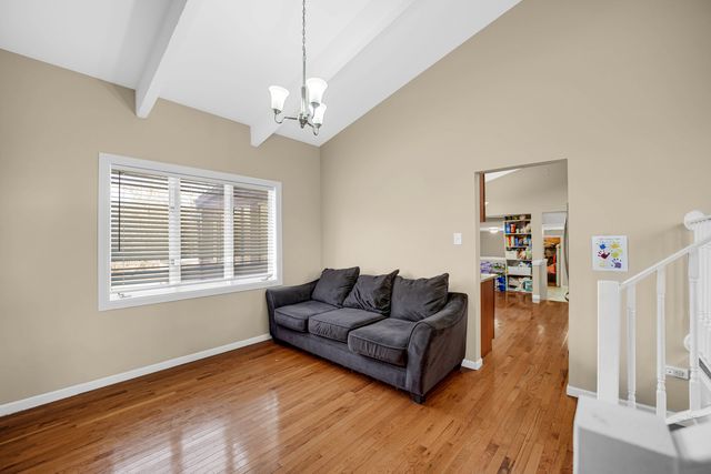 1741 Oak Lane Road, Flossmoor, IL 60422