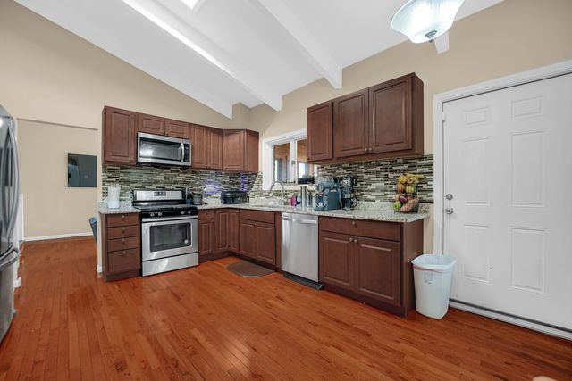 1741 Oak Lane Road, Flossmoor, IL 60422