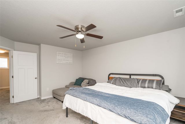 16632 Oakwood Drive, Urbandale, IA 50323