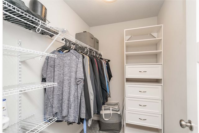 16632 Oakwood Drive, Urbandale, IA 50323
