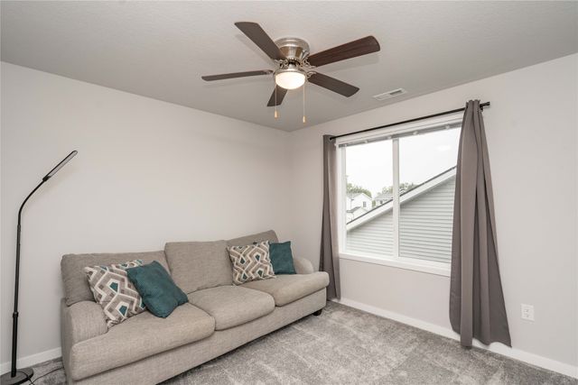 16632 Oakwood Drive, Urbandale, IA 50323