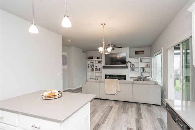 16632 Oakwood Drive, Urbandale, IA 50323