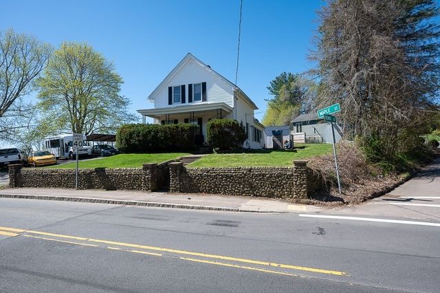 80 Maple St, Spencer, MA 01562