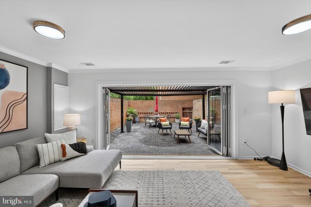 612 4TH PL SW, Washington, DC 20024