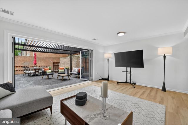 612 4TH PL SW, Washington, DC 20024