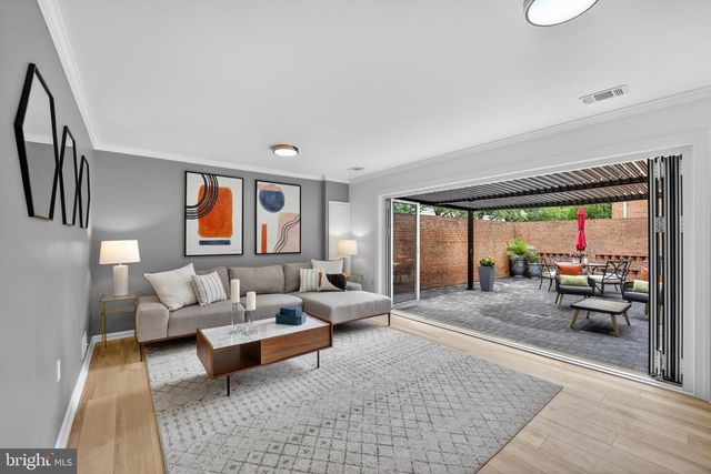 612 4TH PL SW, Washington, DC 20024