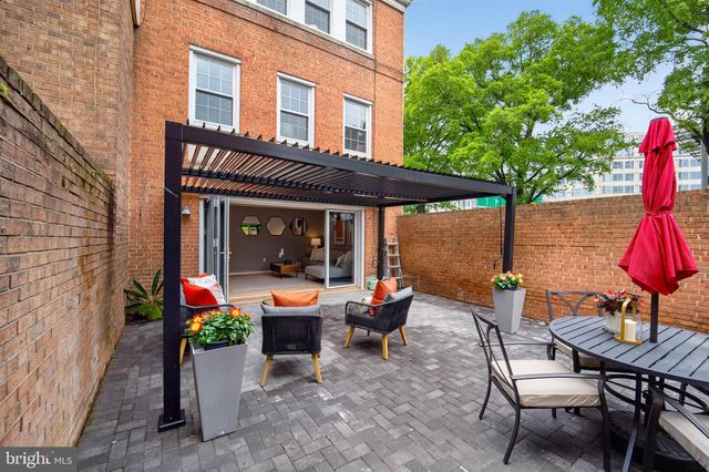 612 4TH PL SW, Washington, DC 20024