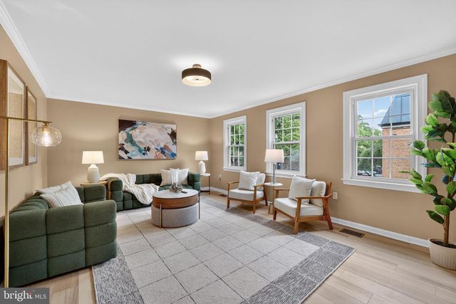 612 4TH PL SW, Washington, DC 20024