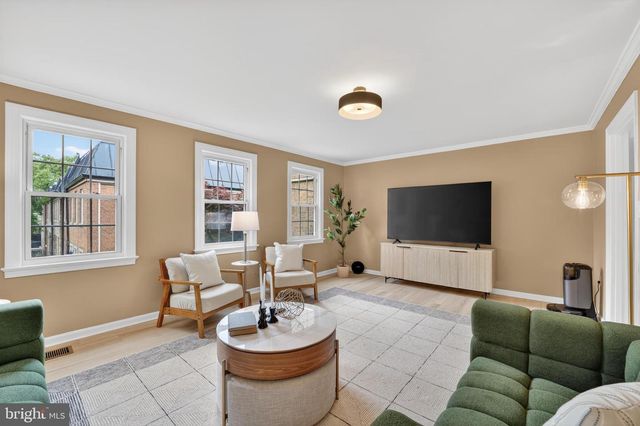 612 4TH PL SW, Washington, DC 20024