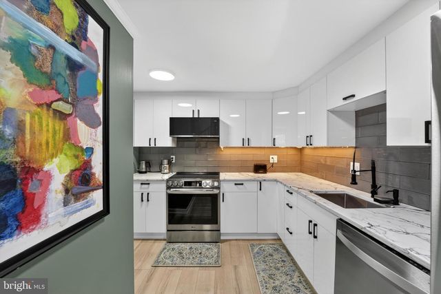 612 4TH PL SW, Washington, DC 20024