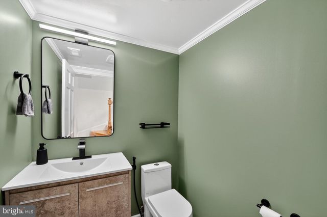 612 4TH PL SW, Washington, DC 20024