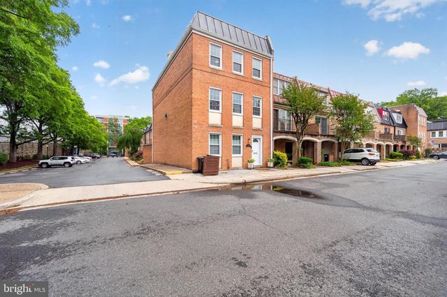 612 4TH PL SW, Washington, DC 20024