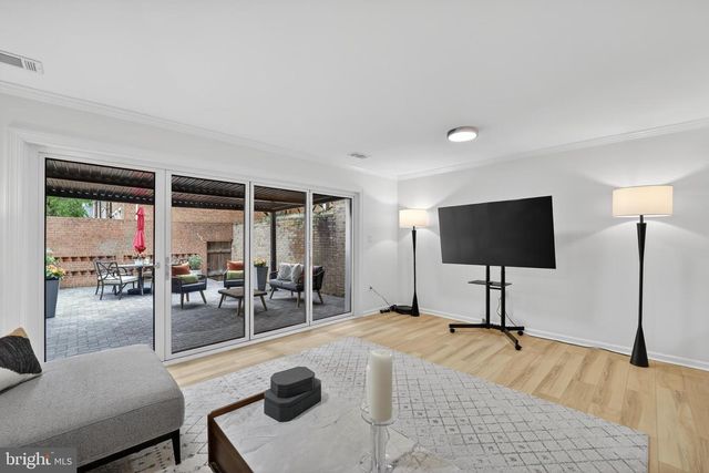 612 4TH PL SW, Washington, DC 20024