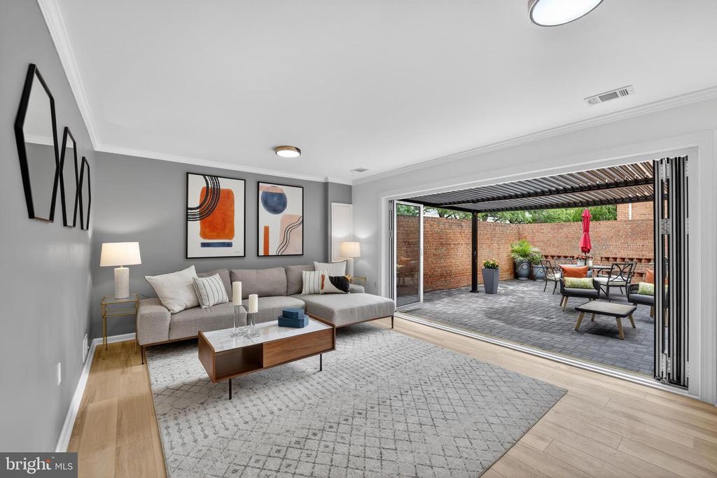 612 4TH PL SW, Washington, DC 20024