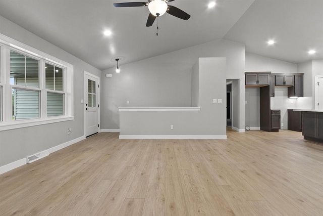 482 HIGH RIDGE TRAIL, Pulaski, WI 54162