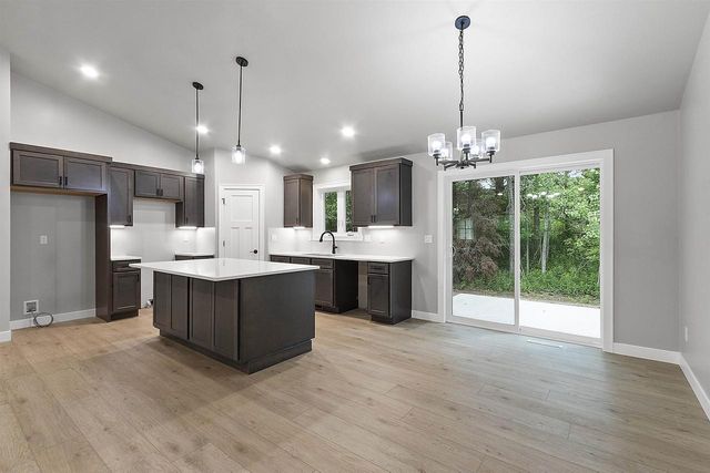 482 HIGH RIDGE TRAIL, Pulaski, WI 54162