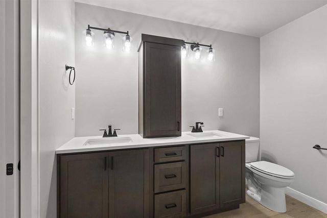 482 HIGH RIDGE TRAIL, Pulaski, WI 54162