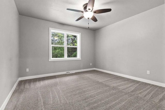 482 HIGH RIDGE TRAIL, Pulaski, WI 54162